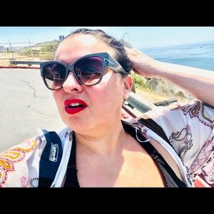 Meet your Posher, Emilia